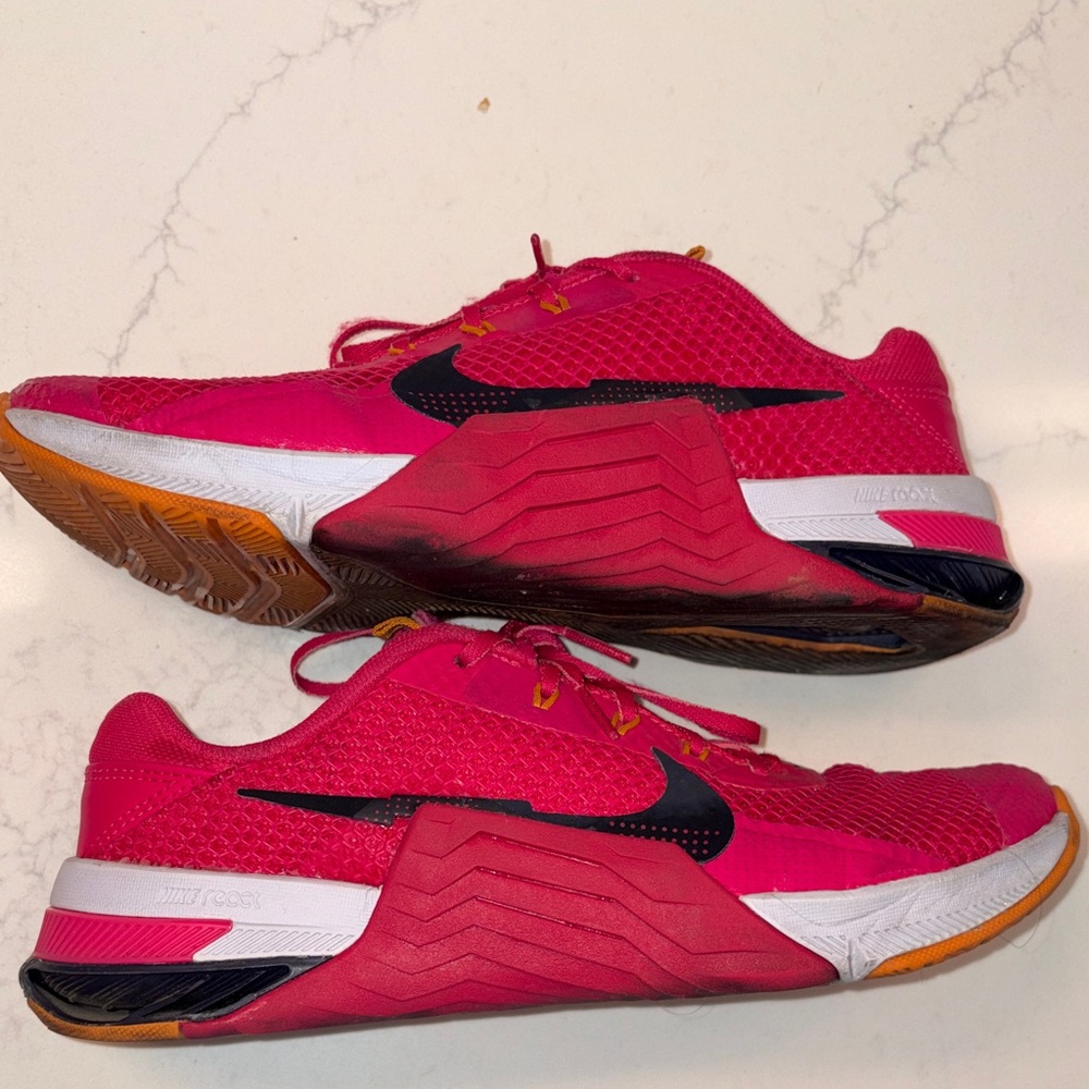Nike Metcon 7
Rush Pink Blackened Blue